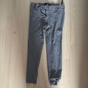 Amanda & Chelsea Black and White Patterned Cropped Pants